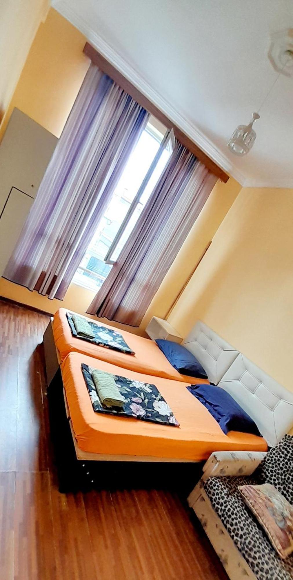באטומי Guesthouse Qeti מראה חיצוני תמונה